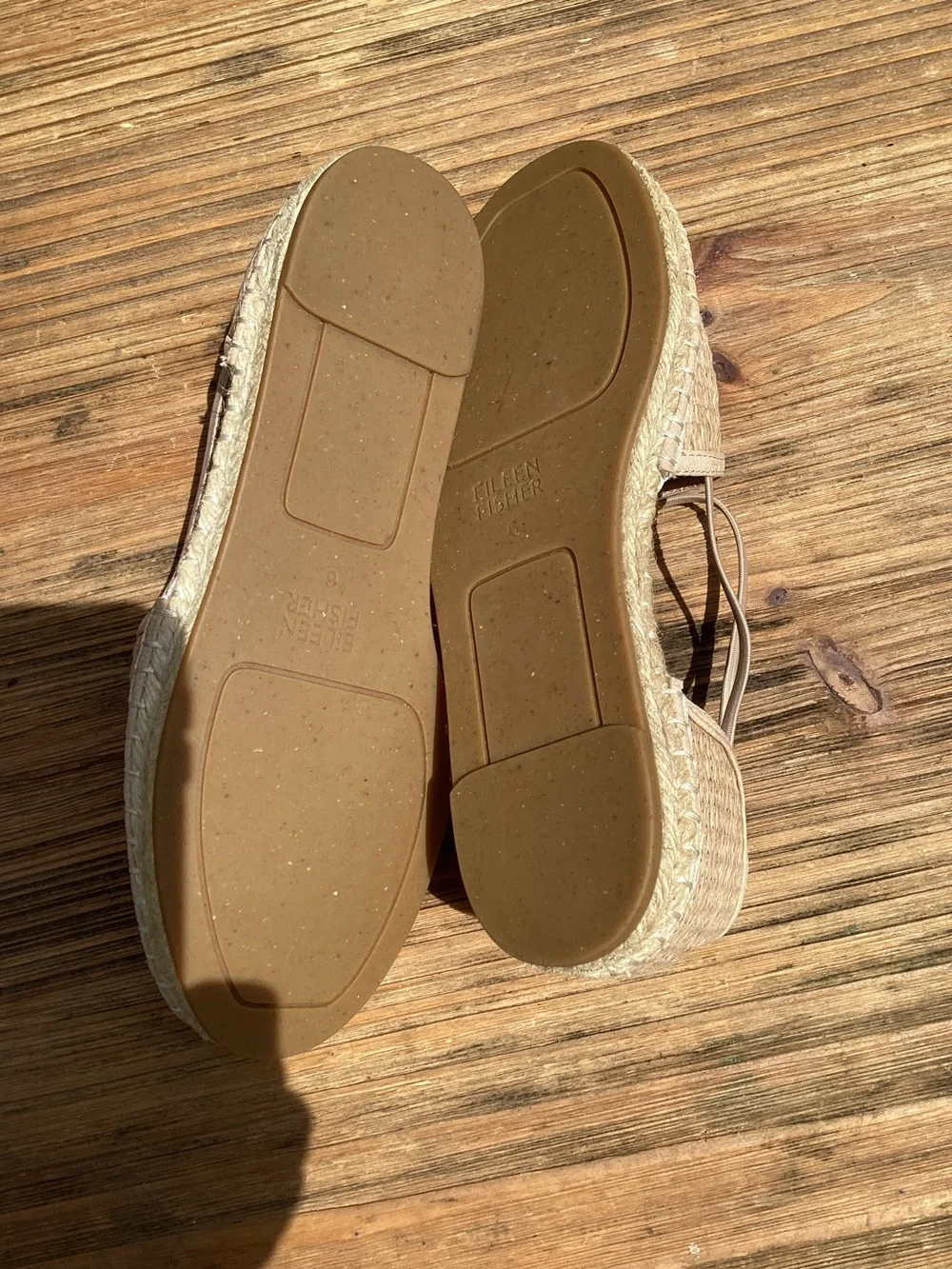 Eileen Fisher Neutral Tan Footbed with Embossed Logo - Picture 8 of 10